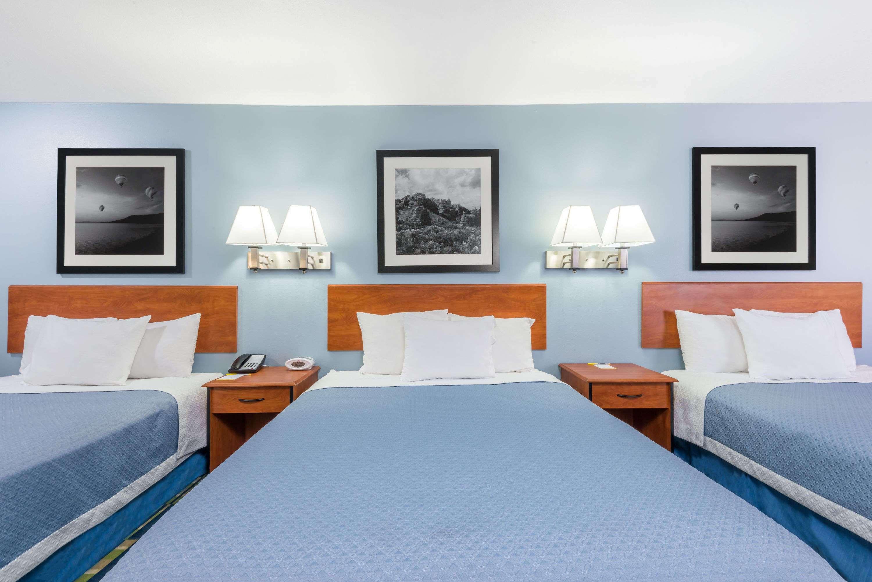 Days Inn By Wyndham Las Vegas Exterior photo